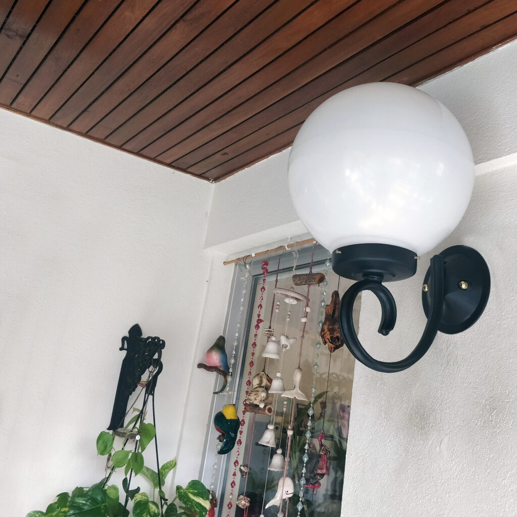 Farol Colonial De Fundici N De Aluminio Con Globo Cm Pvc Opal