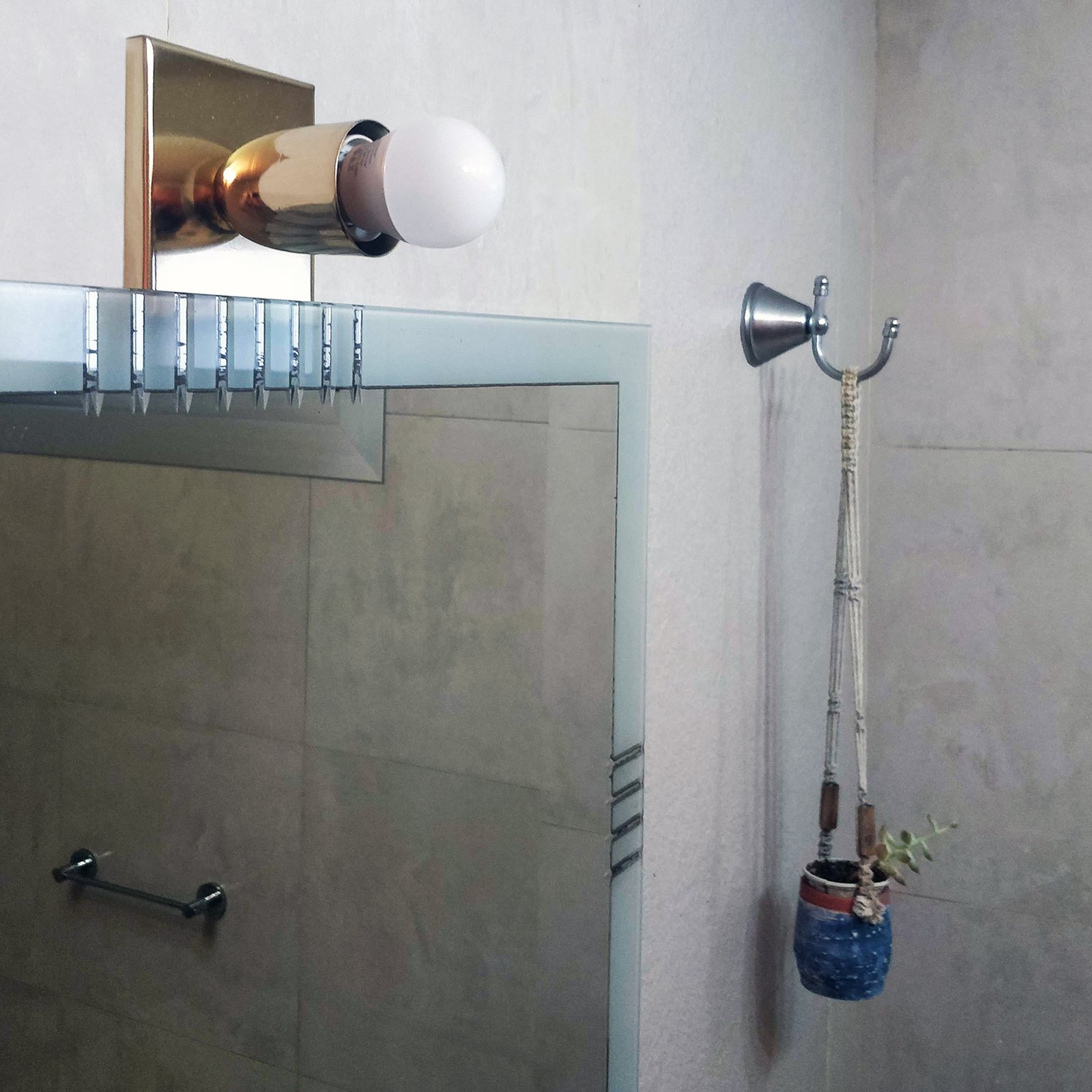 Camarin1LBaseCuadradaDorado3