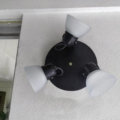 Aplique Spot Económico Metálico De 3 Luces E27 Con Tulipa De Vidrio Satinado - Imagen 7